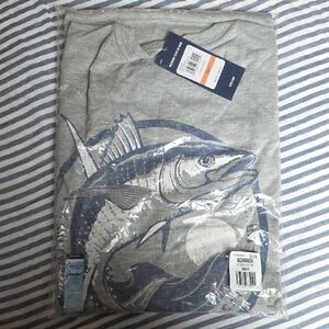 Izod Gray Short Sleeve Graphic Tee with Navy Fish Print